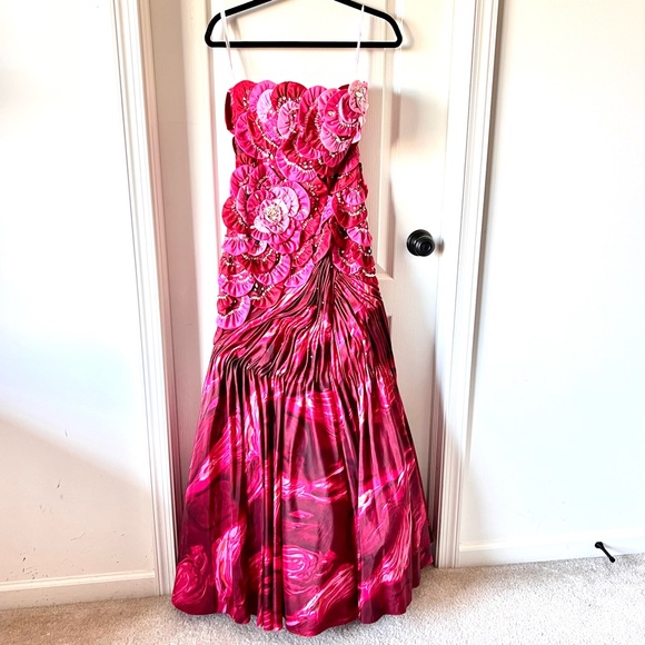 TONY BOWLS Paris 3D Floral Sequin Beaded Mermaid Pageant Prom Gown—SZ. 4 - Picture 17 of 17